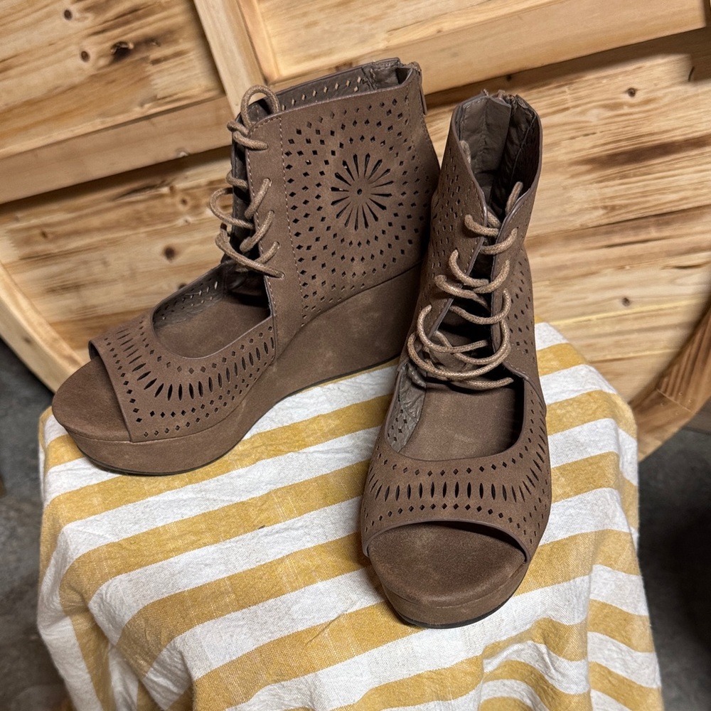 Pierre Dumas Brown Peep-Toe Wedges